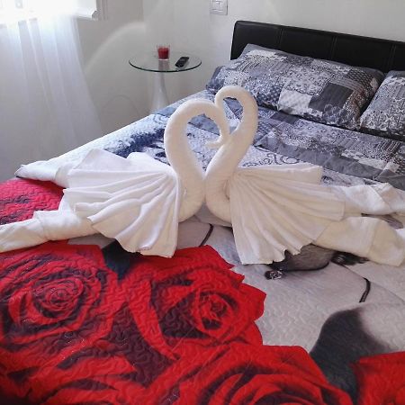 A Due Passi Dal Mare Bed & Breakfast Acquappesa Exterior photo