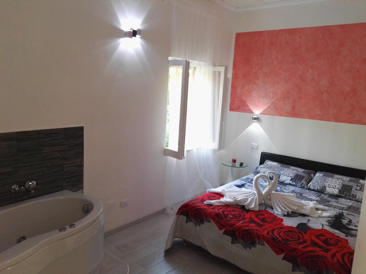 A Due Passi Dal Mare Bed & Breakfast Acquappesa Exterior photo