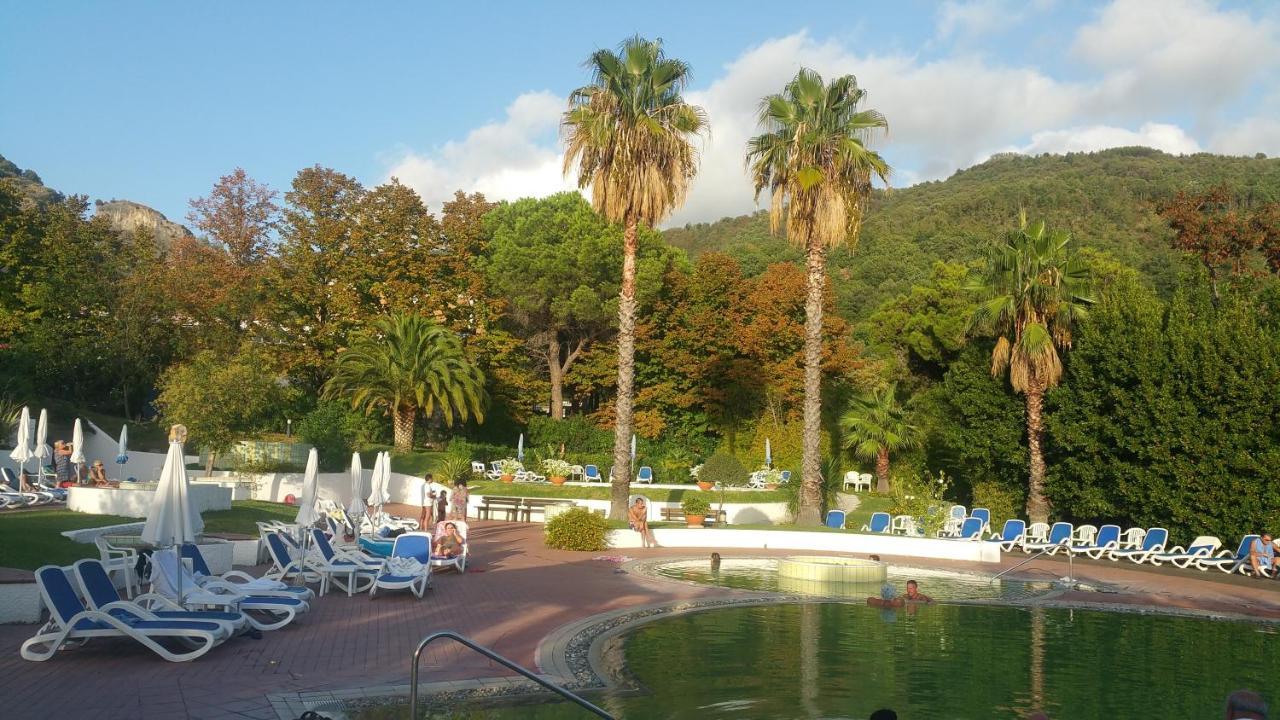 A Due Passi Dal Mare Bed & Breakfast Acquappesa Exterior photo