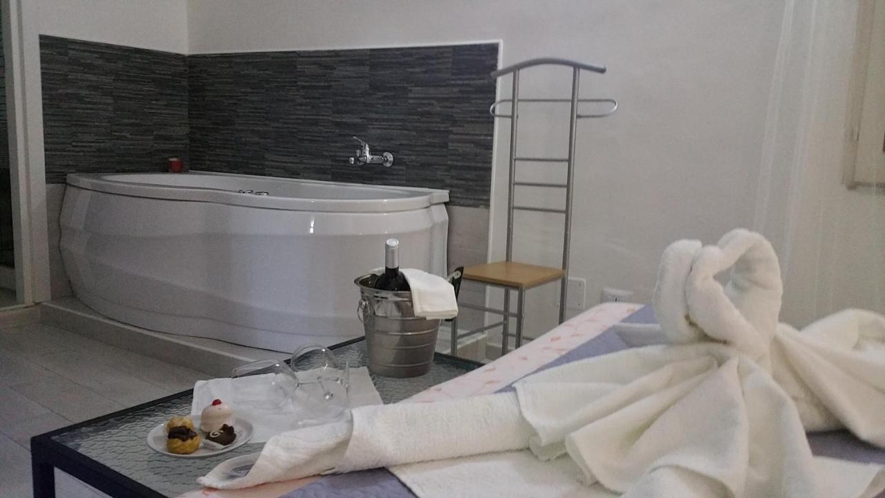 A Due Passi Dal Mare Bed & Breakfast Acquappesa Exterior photo