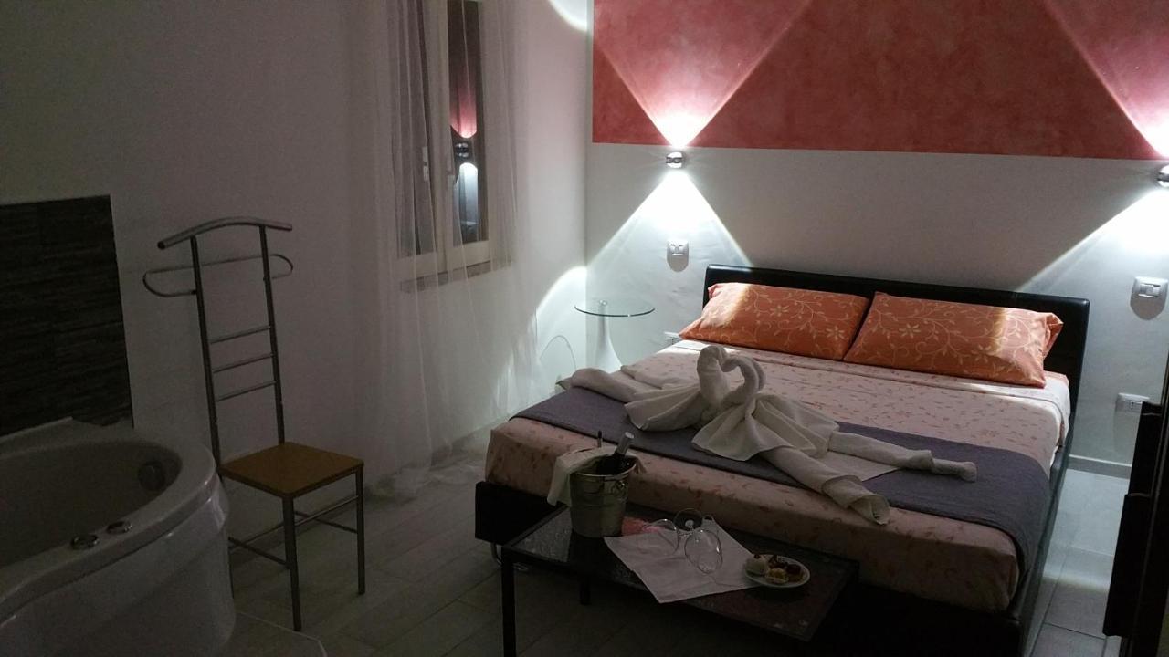 A Due Passi Dal Mare Bed & Breakfast Acquappesa Exterior photo