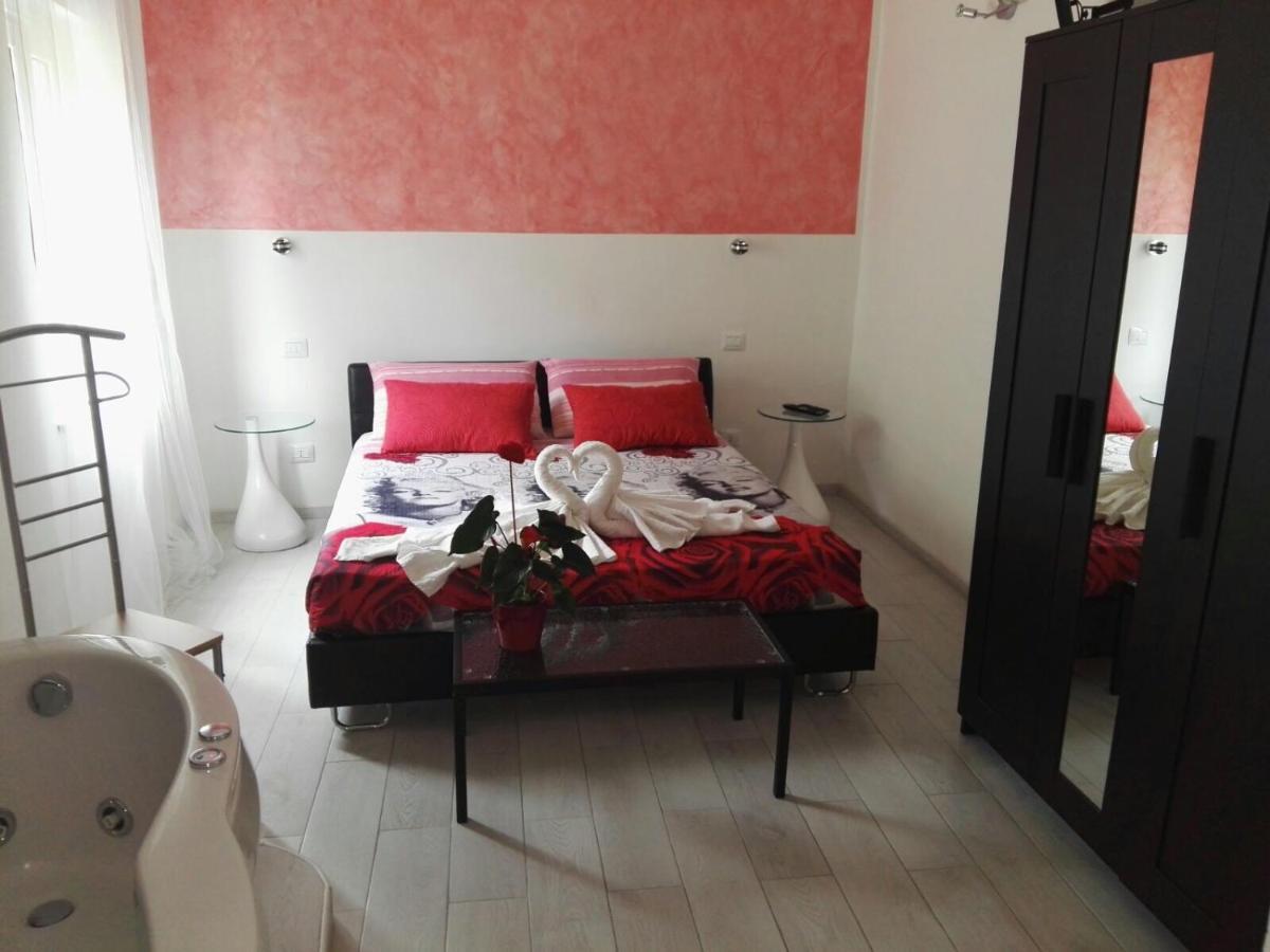 A Due Passi Dal Mare Bed & Breakfast Acquappesa Exterior photo